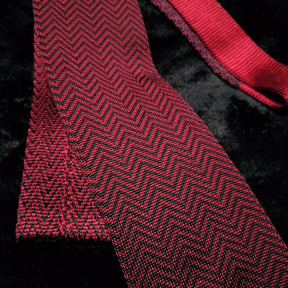 Men's silk knit tie